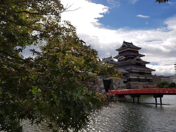 朝の松本城 (Matsumoto Castle, Matsumoto trip part3), akihikogoto.com